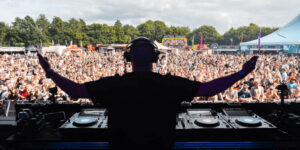 ESCAPE TO NEW YORK MUSIC FESTIVAL
PRODUCED BY WORLDWIDE ENTERTAINMENT GROUP